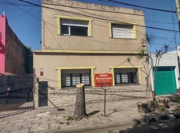 Casa de 9 ambientes, Vicente López · Casa - Munro - Este