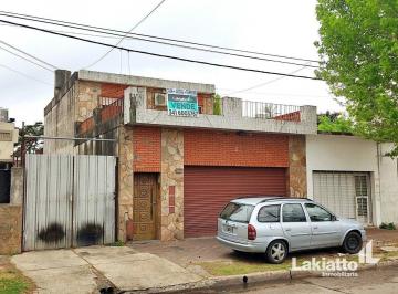 Casa · 300m² · 7 Ambientes · 20 Cocheras · Casa 3 Dorm con Local y Cochera 20 Vehiculos en Venta - Chubut 7100 - Belgrano