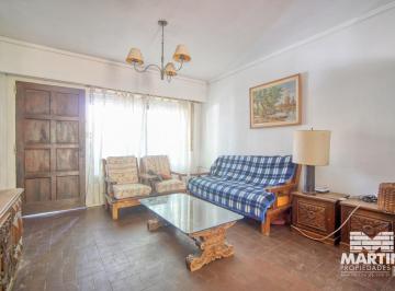 Casa · 105m² · 4 Ambientes · 1 Cochera · Dúplex en Venta de 4 Ambientes en Martínez con Dependencia, Patio y Terraza
