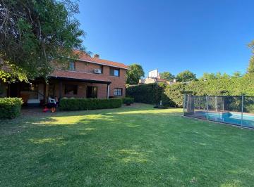 Casa · 240m² · 5 Ambientes · 2 Cocheras · Enero - 4 Dorm - Jardin Pileta