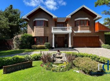 DEI-DEI-224_2 · Casa en Venta 5 Dorm. en Pinamar Zona Centro