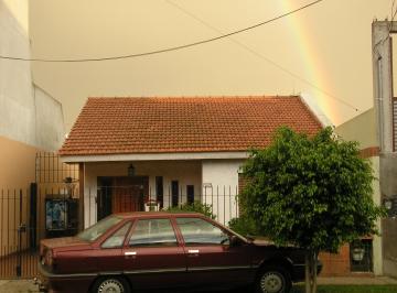 Casa de 3 ambientes, Lanús · Grande y Comoda Casa en Venta!