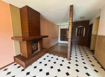 Casa · 186m² · 4 Ambientes · 2 Cocheras · Venta - Hermoso Chalet de 4 Amb C/cochera y Quincho - Palomar