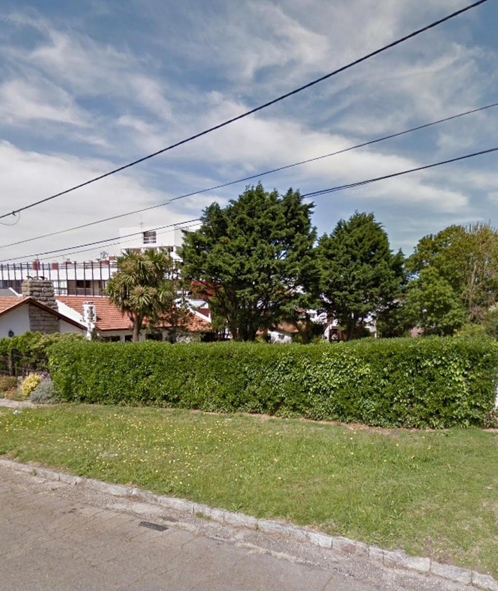 Lote en Punta Mogotes de 714 m² con servicios públicos