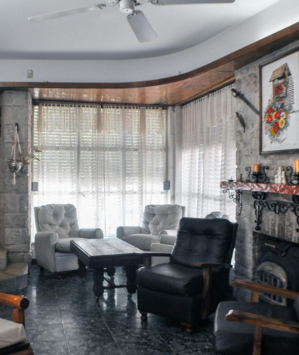 Chalet 4 amb, 128m² con cochera — Punta Mogotes