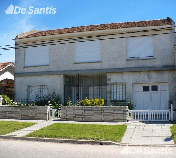 Casa en Punta Mogotes, 324m², 5 amb, 4 dorm, 2 baños, 1 cochera