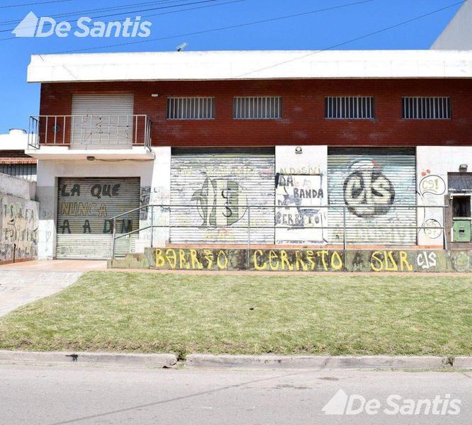 Local en pb con vivienda en palocal con baño y cochera para 2 vehículos