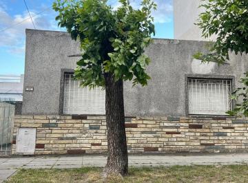 Casa · 180m² · 4 Ambientes · Casa en Venta en Lote Propio