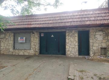 Casa · 85m² · 2 Ambientes · 1 Cochera · Casa a Reciclar - Rosario