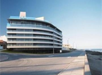 Foto1 · Apartamento en Venta de 3 Dorm. en Edificio Calypso, Punta del Este.