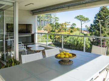 Foto1 · Penthouse en Venta en Edificio Monet en Playa Mansa, Punta del Este.