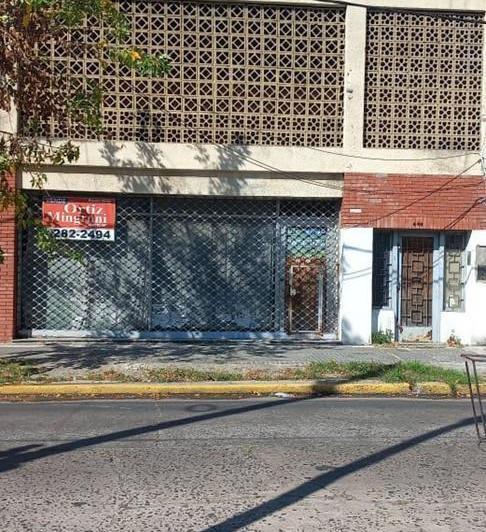 Local comercial · 332m²