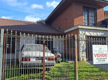 Casa de 5 ambientes, Mar del Plata · Chalet 5 Amb. 2 Baños, Coch. Parque. Bosque Alegre