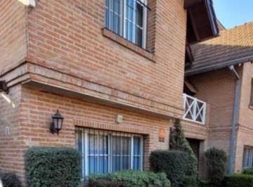 Casa · 250m² · 4 Ambientes · 2 Cocheras · Av Alvear - Don Torcuato