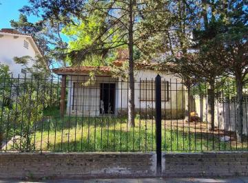 Casa de 3 ambientes, San Bernardo · Chalet Tres Ambientes - a 100 m del Mar - Zona Residencial