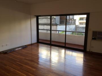 Living comedor · 3 Ambientes con Balcón y Cochera - La Imprenta