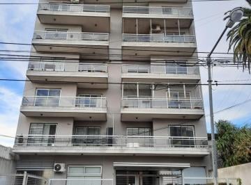 general-san-martin-villa-ballester-venta-local-hasta-30-mts · Local con Cochera Descubierta con Renta