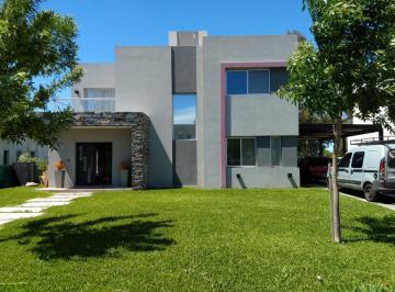 escobar-loma-verde-venta-countries-y-bcerrados-indistinto · Hermosa Casa a Estrenar