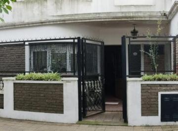 CASA 4 AMB CON FONDO Y TERRAZA CON DEPTO A TERMINAR · Casa 4 Amb con Fondo y Terraza con Depto a Terminar
