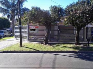 EXCELENTE CHALET 4 AMBIENTES · Excelente Chalet 4 Ambientes