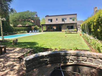 Casa de 6 ambientes, Tigre · Alquiler de Verano en Altamira. Disponible del 30/12 y Enero 2027 Completo