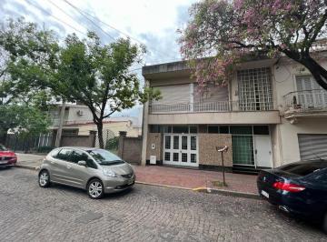 Casa · 256m² · 3 Dormitorios · 2 Cocheras · Casa - Barrio 9 de Julio