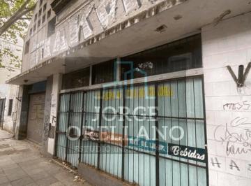 Local comercial · 438m² · 10 Cocheras · Venta de Local Comercial y Galpon Sobre Lote de 368 m² en Zona Centro