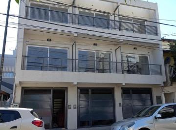 Casa · 90m² · 3 Ambientes · 1 Cochera · Triplex, Venta 3 Ambientes, Jose Leon Suarez. " Apto Credito "