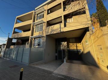 Departamento · 90m² · 5 Ambientes · 1 Cochera · Departamento en Venta de Categoría en Zona Bombal Sur