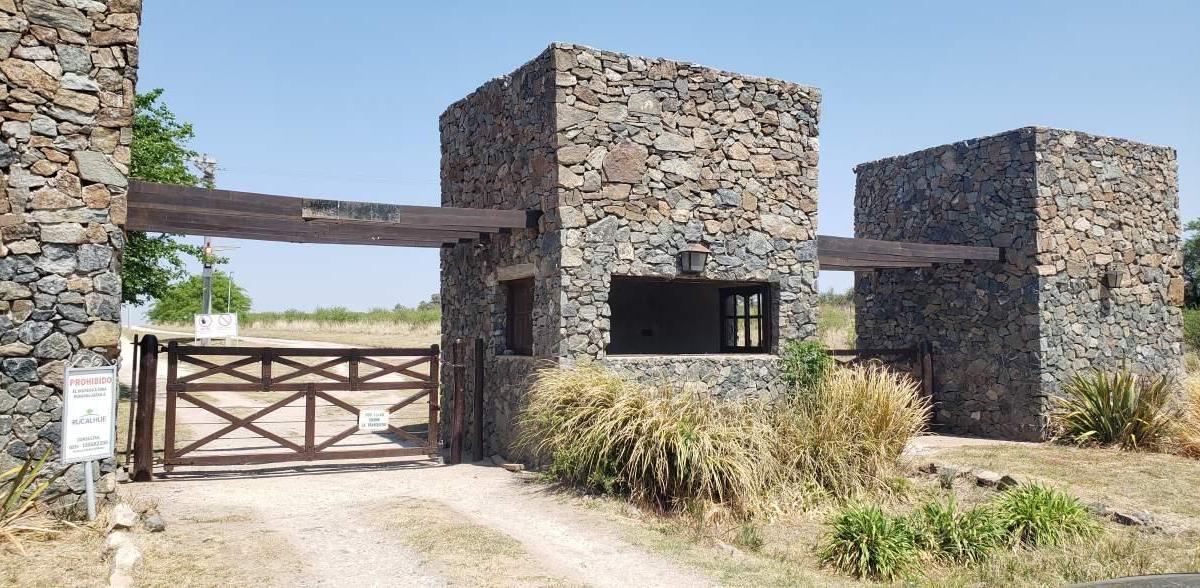 rucalhue 113,  Las Bajadas, Córdoba