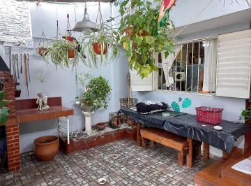 Casa · 120m² · 4 Ambientes · Casa en Planta Alta de 3 Dorm., Barrio Alberdi