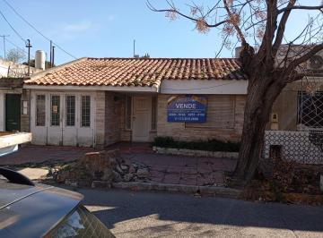 Casa · 142m² · 3 Ambientes · 1 Cochera · Casa Re Tasada Para Refaccionar