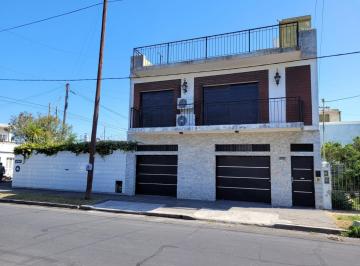 Casa de 3 ambientes, Avellaneda · Casa, Hermosa Propiedad con Amplio Garage y Quincho. Rebajada!