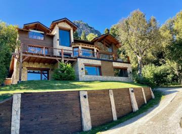 Casa · 360m² · 8 Ambientes · 1 Cochera · Gran Casa en Venta en Arelauquen, Bariloche