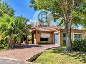 Casa · 190m² · 4 Ambientes · 3 Cocheras · Casa en Venta en Country Club Banco Provincia