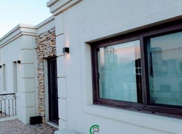 Casa · 202m² · 4 Ambientes · Casa en Venta Ubicado en Banco Provincia, Moreno, G. B. a. Zo