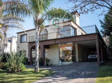 Casa · 335m² · 6 Ambientes · 1 Cochera · Casa en Venta Ubicado en Country San Patricio