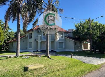 Casa · 248m² · 5 Ambientes · 2 Cocheras · Casa en Venta Ubicado en Banco Provincia, Moreno, G. B. a. Zo
