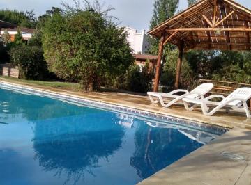 Casa de 5 ambientes, Presidente Perón · Casa en Barrio Parque Las Naciones con Piscina con Jacuzzi