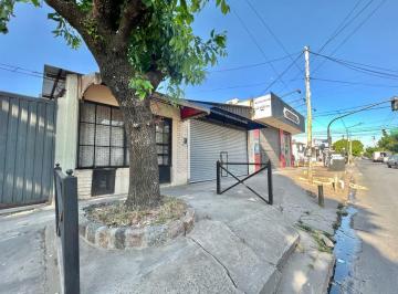 Local comercial de 2 ambientes, Morón · Locales con Vivienda Al Fondo en Muy Buena Ubicacion Comercial, Castelar Sur