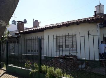 Casa de 4 ambientes, Morón · Morón Sur - Chalet de 4 Ambientes + Cochera (X 3) - Dependencia de Servicio Comp