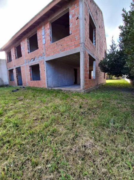 Venta – casa 5 ambientes en construcción sobre lote de 649,50 m² – gran potencial