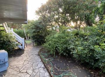 Casa · 194m² · 4 Ambientes · 2 Cocheras · Venta Dos Casas en Block de Dos y Tres Ambientes