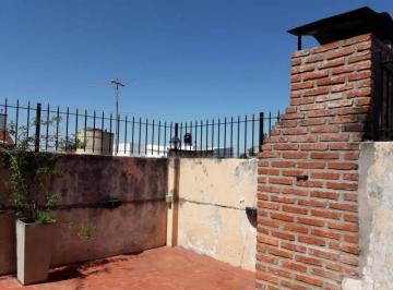 Departamento · 60m² · 3 Ambientes · Departamento Tipo Casa en Venta en Lanus Este