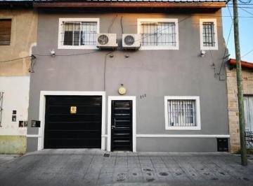 Casa · 147m² · 4 Ambientes · 1 Cochera · Casa en Venta en Gerli Este