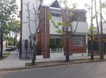 Casa · 106m² · 5 Ambientes · Duplex en Venta en Lanus Este
