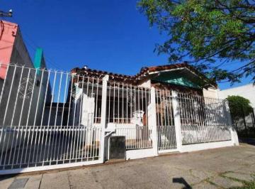 Casa · 104m² · 3 Ambientes · 1 Cochera · Casa en Venta en Lanus Este