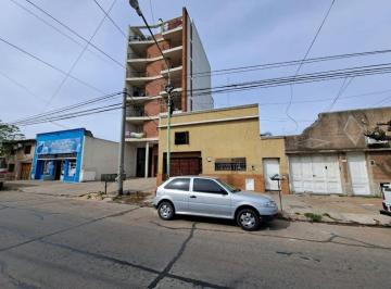 Casa · 80m² · 4 Ambientes · 1 Cochera · Venta Casa Centro Permuta