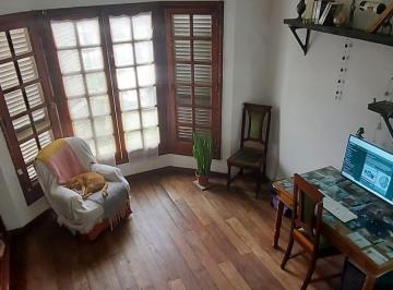 Casa de 5 ambientes, La Matanza · Chalet de 4 Ambientes Mas Departamento de 2 Ambientes, Ideal 2 Familias