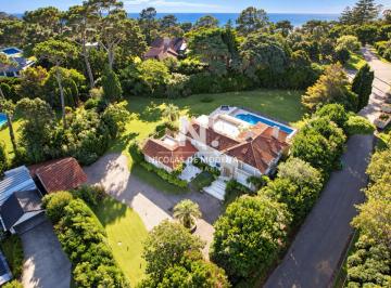Foto1 · Casa en Venta de 5 Dorm. en El Golf, Punta del Este, Playa Bravav